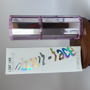 ABOUT-FACE BY HALSEY Light Lock Highlight Fluid - Fight or Flight